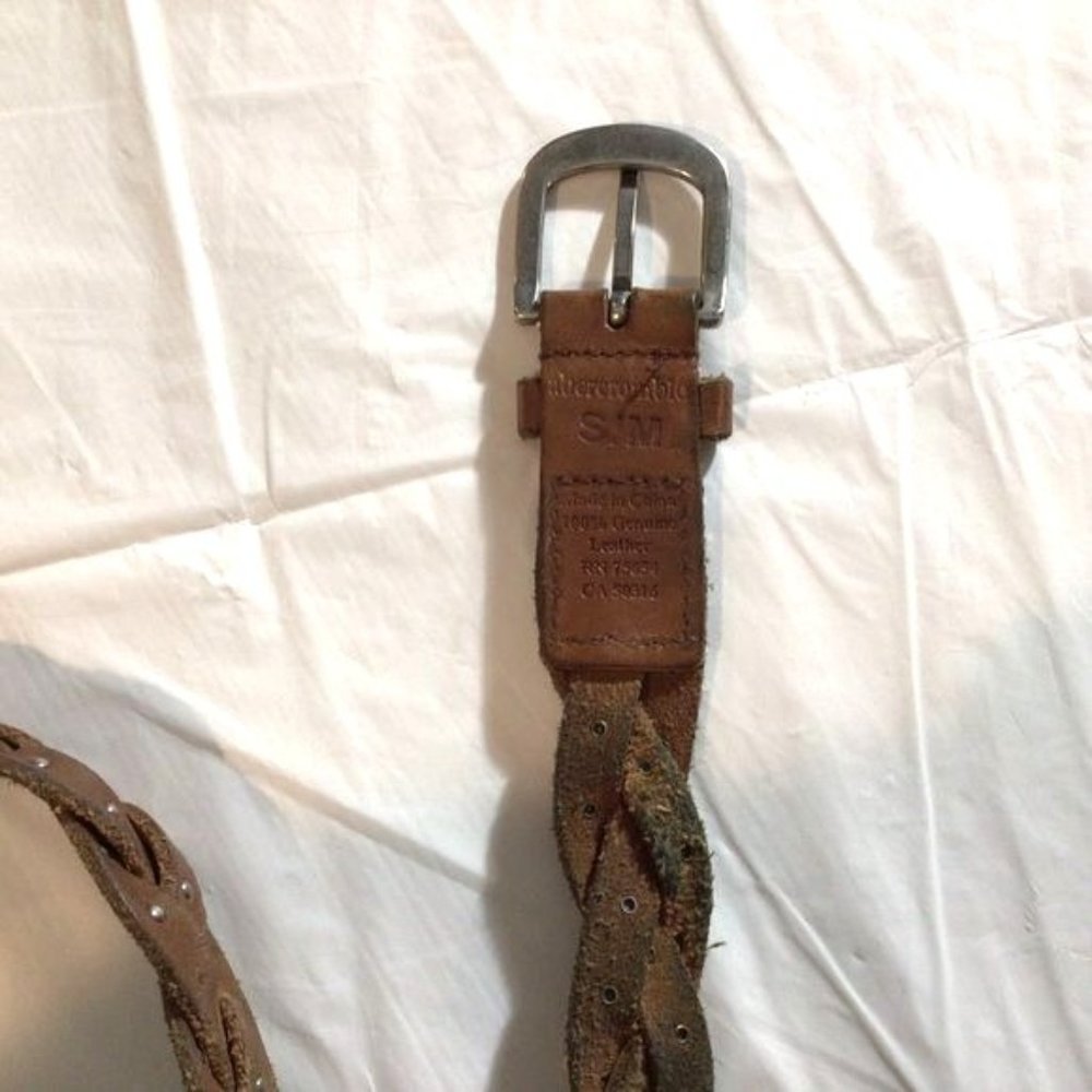 Abercrombie leather braided belt size s/m length is approx 35”, width 1 1/2 “ - Picture 3 of 5